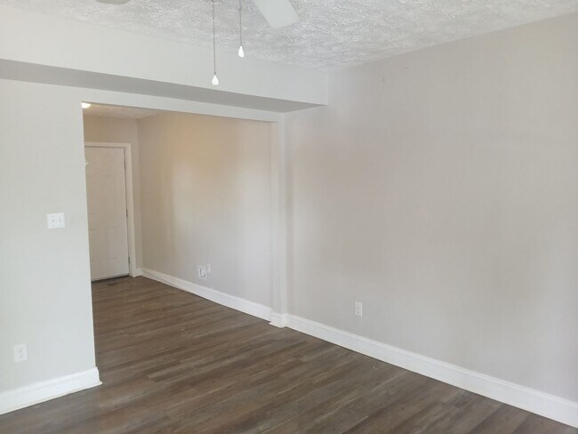 Foto del edificio - 3241 Chandler St