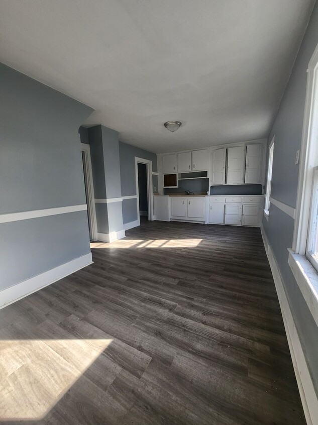Primary Photo - Nice 2 bedroom with bonus room
