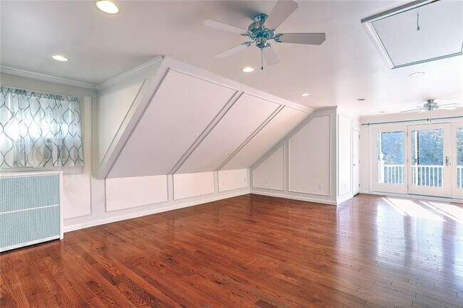 Building Photo - 84 Larch St