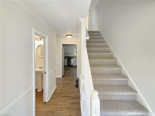 Foto del edificio - 7395 Cortney Glen Ln