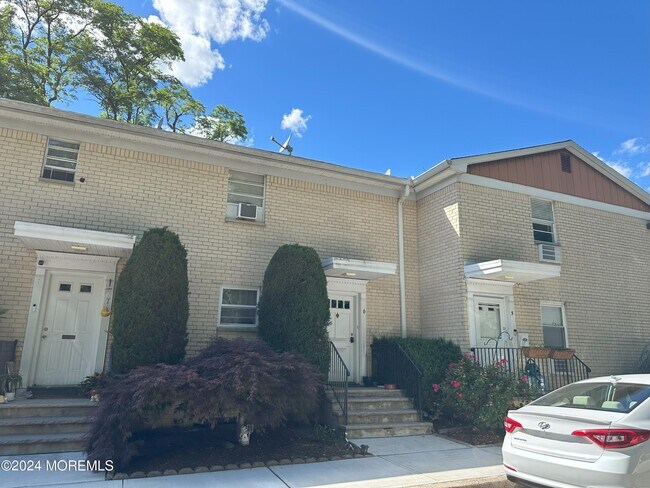 Foto del edificio - 400 Cranbury Rd