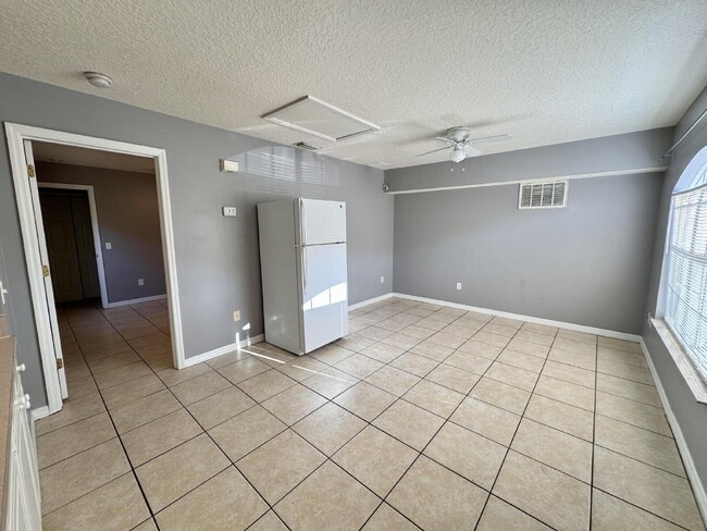 Foto del edificio - Studio Apartment – 1 Bed / 1 Bath – Davenp...