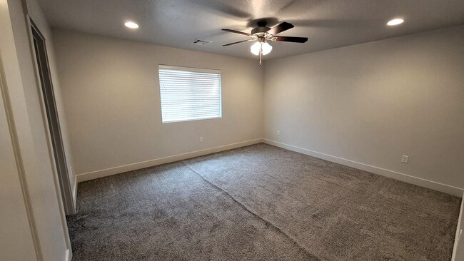 Building Photo - 3161 S Relic Ridge Dr