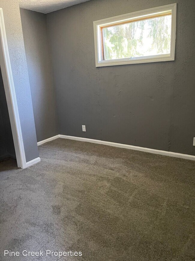 Building Photo - 3 br, 1 bath House - 14716 Granger Rd.