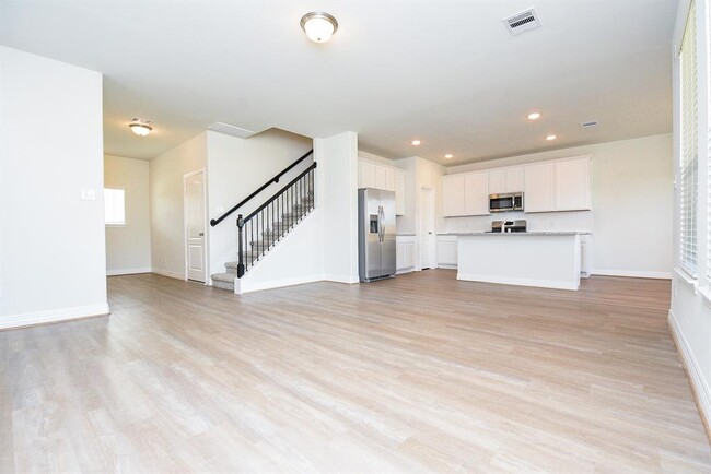 Building Photo - 27131 Grey Fox Run