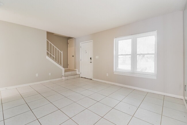 Building Photo - 7640 Woodbridge Blvd