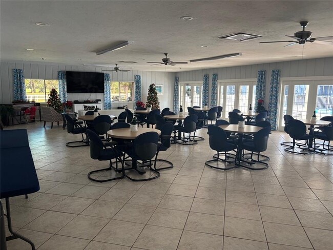 Foto del edificio - 1540 Glen Oaks Dr E