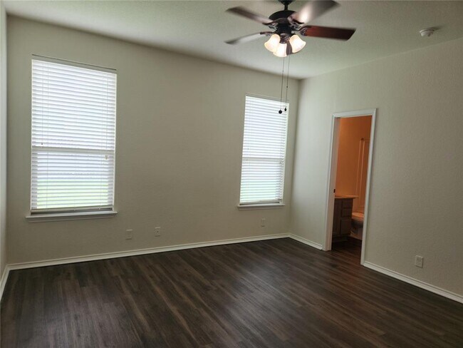 Building Photo - 205 Beech Dr