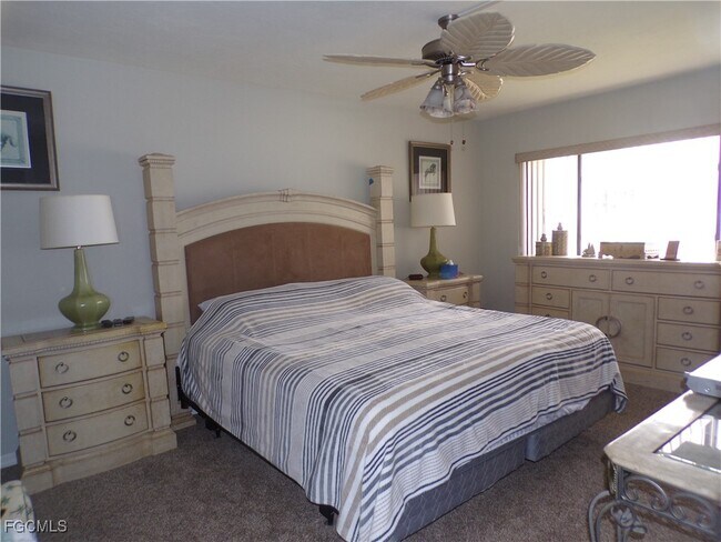 Foto del edificio - 7500 Estero Blvd