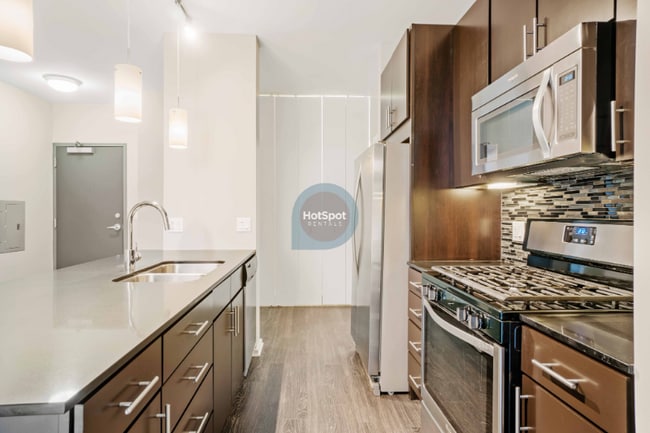 Building Photo - 120 N Desplaines St