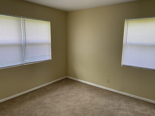 Building Photo - 230 Frieda Ln