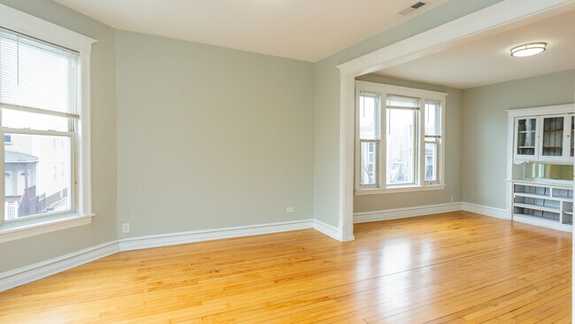 Foto del edificio - 3758 W McLean Ave