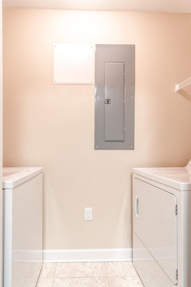 Foto del edificio - Beautiful Two Bedroom Apartment in Fort Walton Beach!