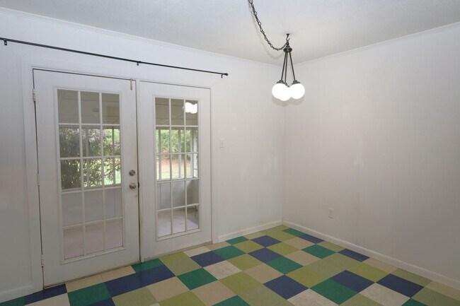 Foto del edificio - 609 E Stanfill St