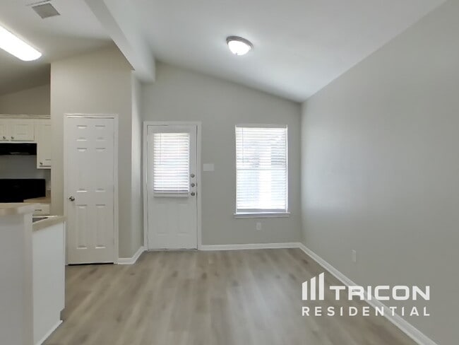 Foto del edificio - 28715 Nueces River Ct
