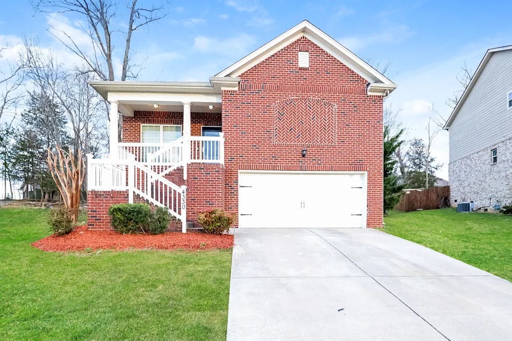 Primary Photo - 4331 Silver Oaks Dr