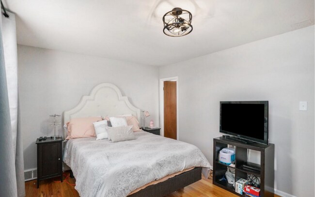 Foto del edificio - 630 Renz St