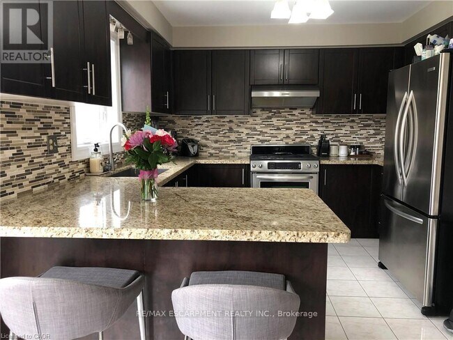 Photo du bâtiment - 53 Laurendale Ave