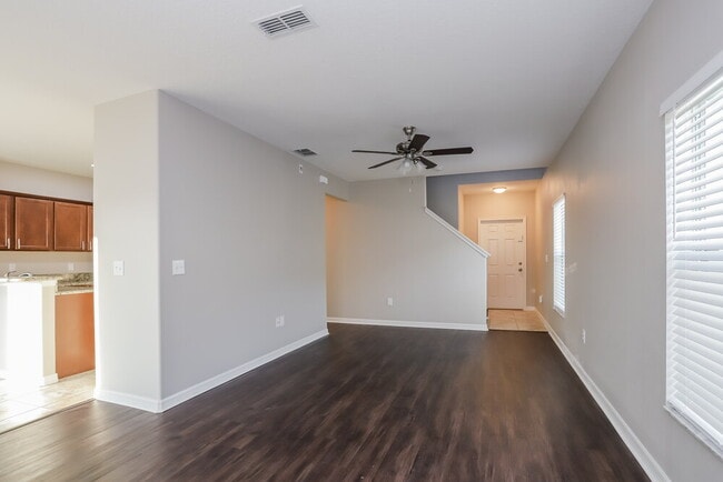 Building Photo - 1049 Seminole Sky Dr