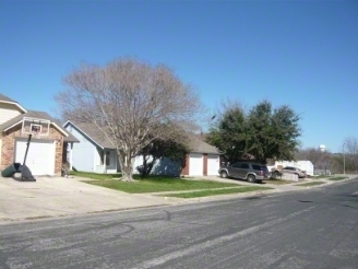 Building Photo - 8903 Shadow Wood Ln