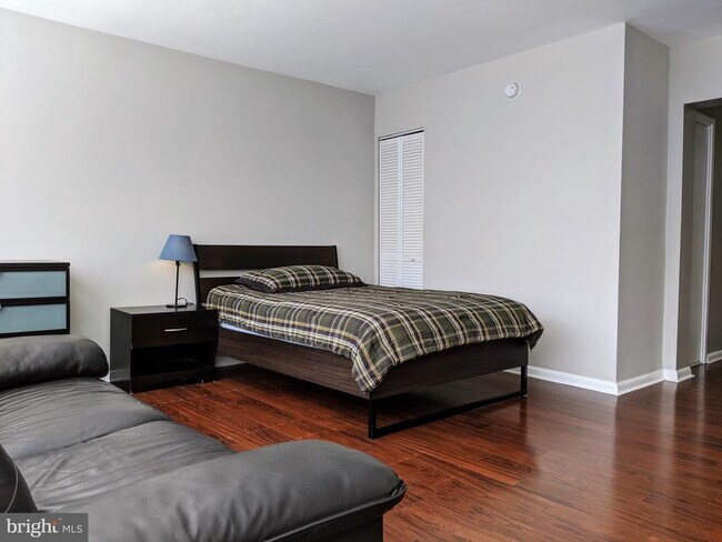 Foto del edificio - 922 24th St NW