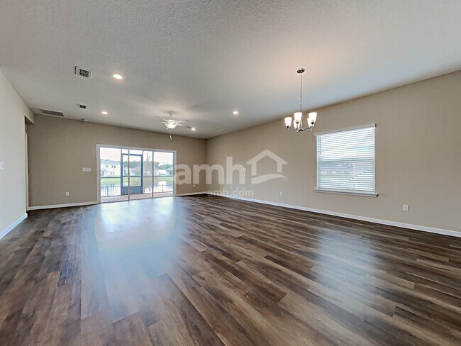 Foto del edificio - 143 Edge Park Trl