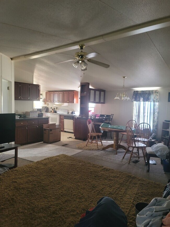Foto del edificio - 2 Bedroom 2 Bath Doublewide located in Bah...