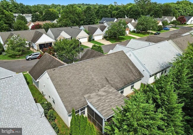 Foto del edificio - 808 Ripplebrook Dr