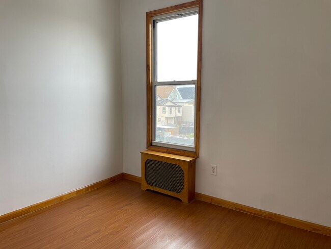 Bedroom - 276 2nd St