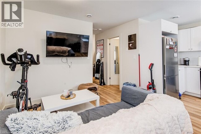 Building Photo - 10 Weaver St