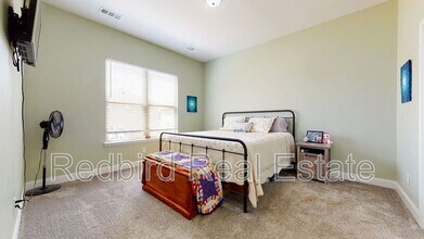 Building Photo - 1005 Lonergan Cir