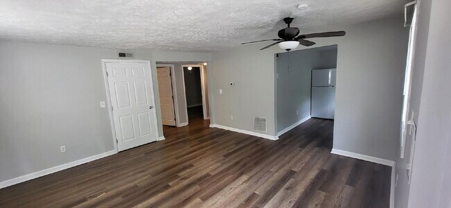Foto del edificio - 2 Bed Single Level Apartment