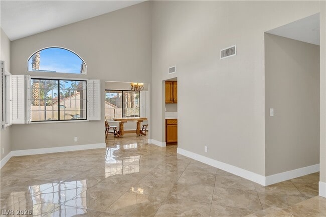 Building Photo - 2710 Strathmoor Dr