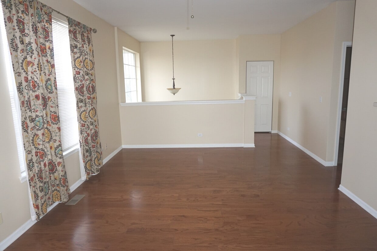 871 Summit Creek Dr, Shorewood, IL 60404 Townhome Rentals in