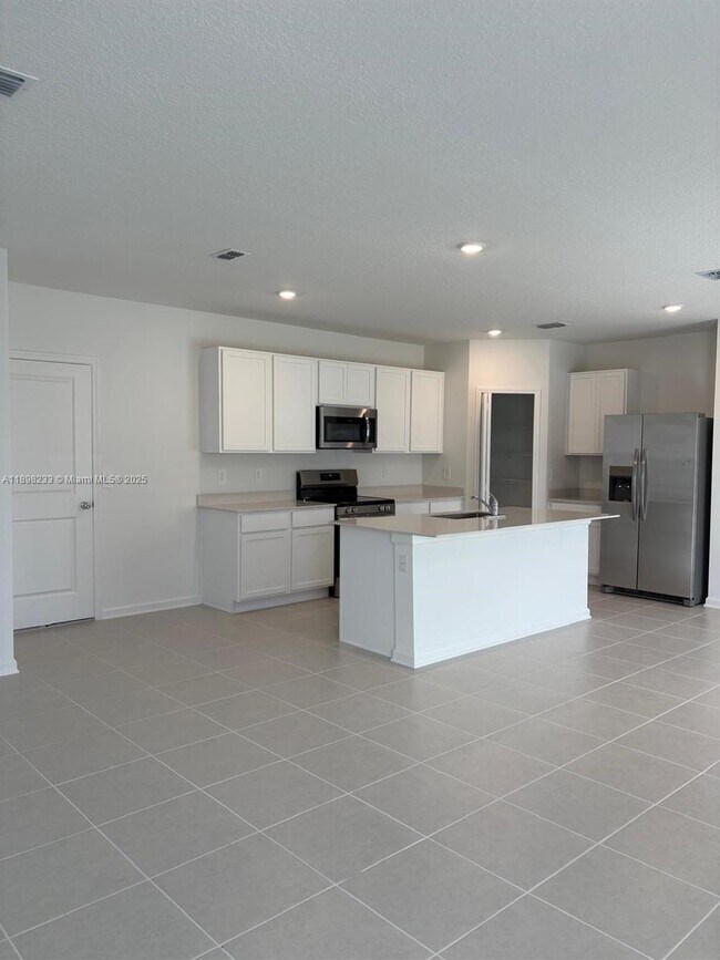 Foto del edificio - 3514 Kimbrough Dr