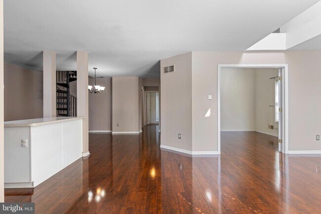 Foto del edificio - 312 River Birch Cir