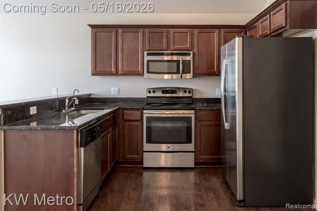 Building Photo - 49144 W Woods Dr