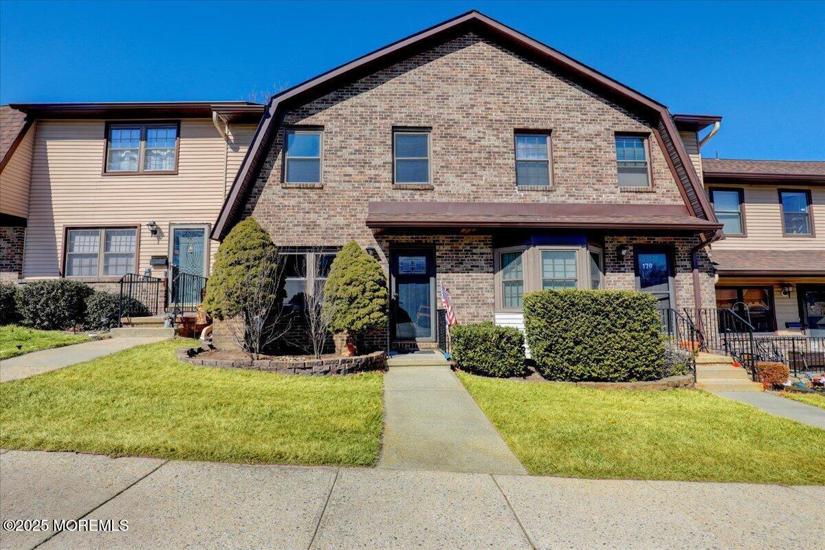 Foto principal - 169 Village Green Way