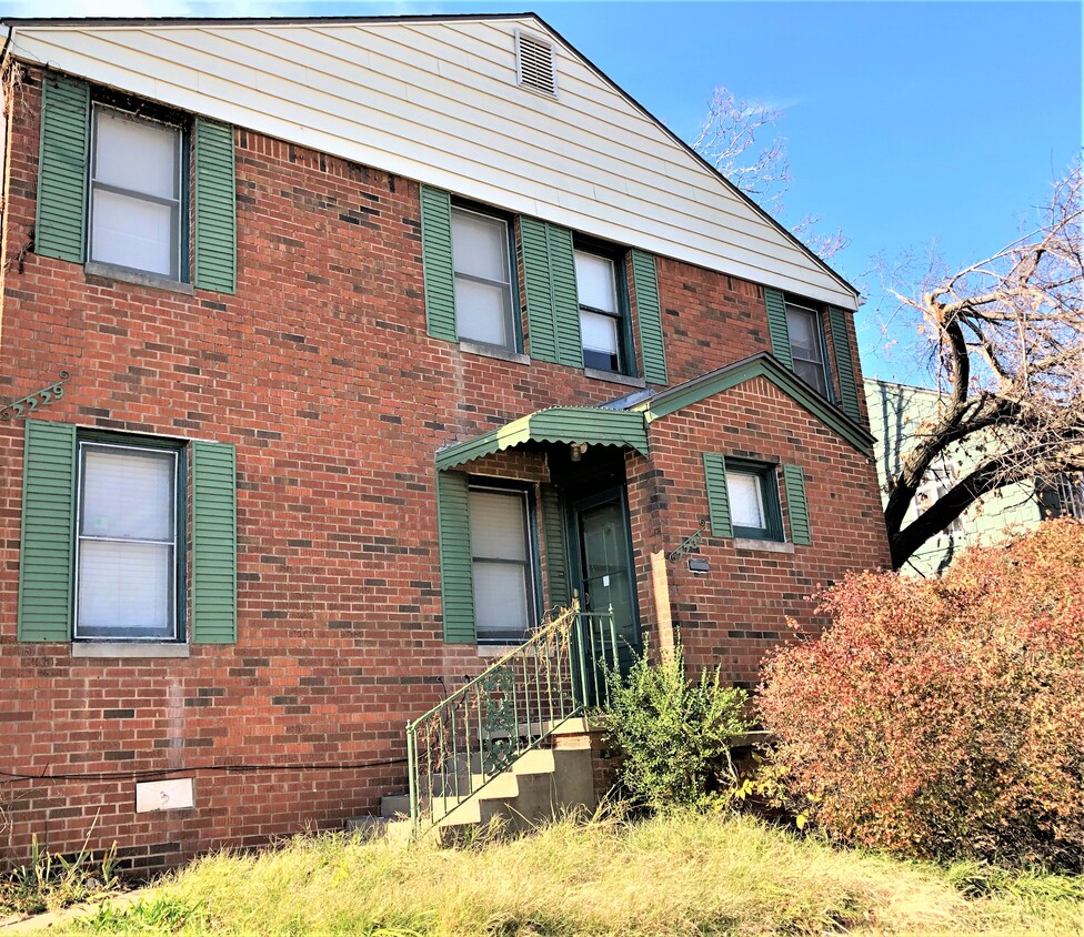 2231 Gatewood, a duplex near OCU - 2231 N Gatewood Ave