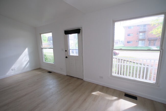 Foto del edificio - 754 Lippert Ln
