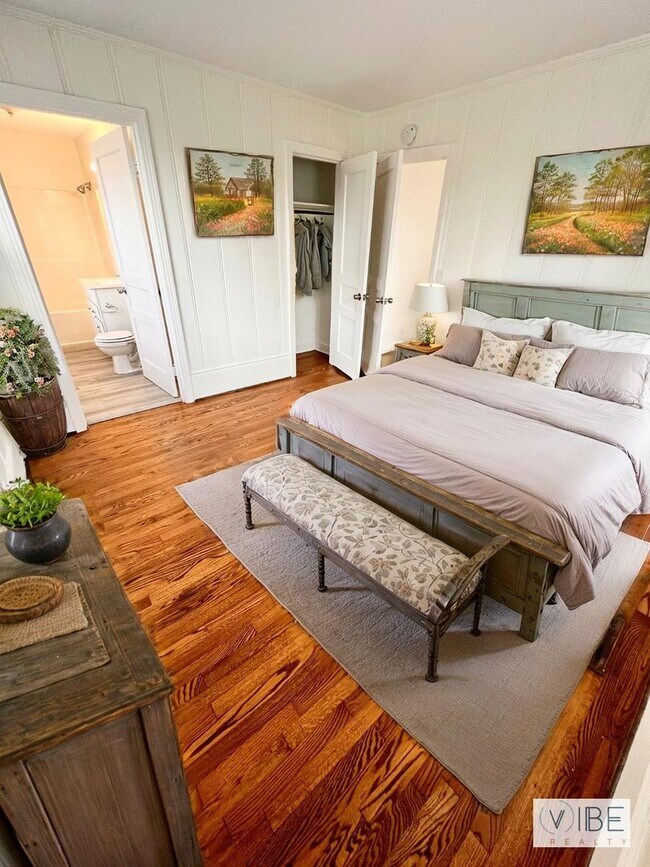 Foto del edificio - Madison Stunner! 3 Bed 2 Bath House W/ Fenced Back Yard