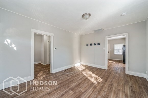 Foto del edificio - AVAILABLE NOW! - 1111 N 22nd AVE Unit 2, M...
