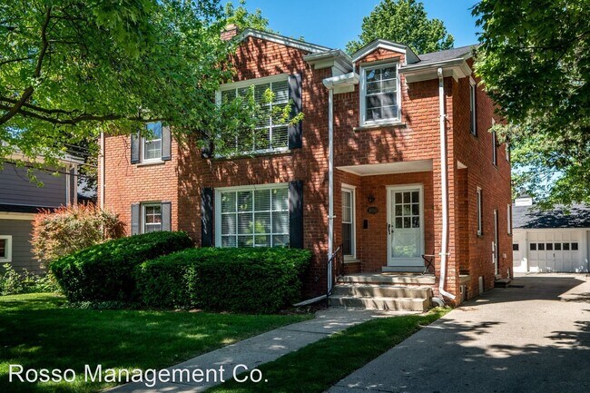 Building Photo - 1048 Henrietta St