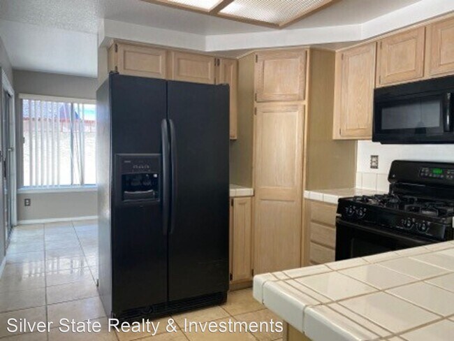 Foto del edificio - 2116 Feather Bush St