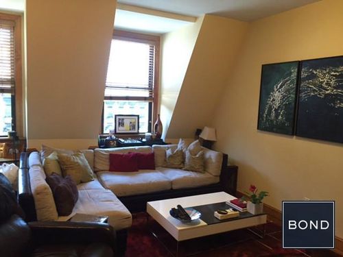 Building Photo - 38 W 74th St