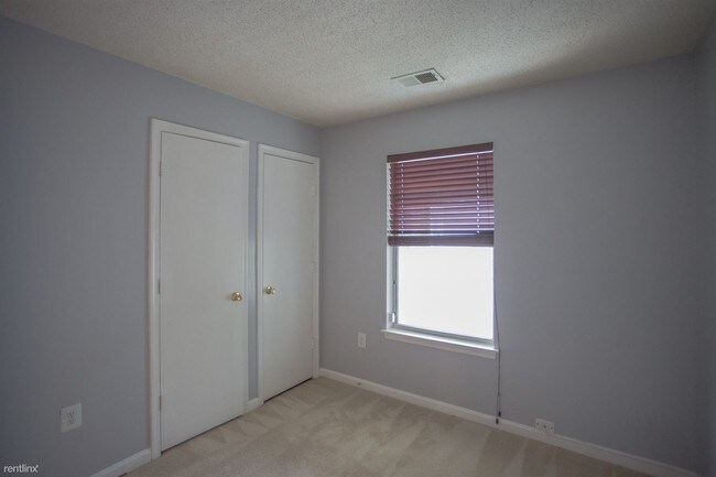 Building Photo - 3 br, 2 bath Condo - 14200 Wolf Creek Pl