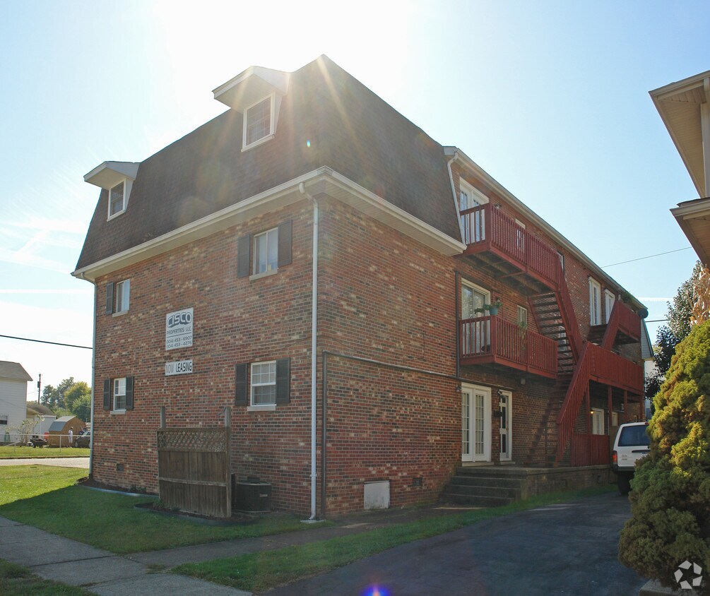 Building Photo - 900 Chestnut St