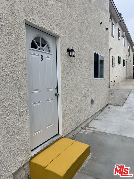 Building Photo - 233 N Park View St