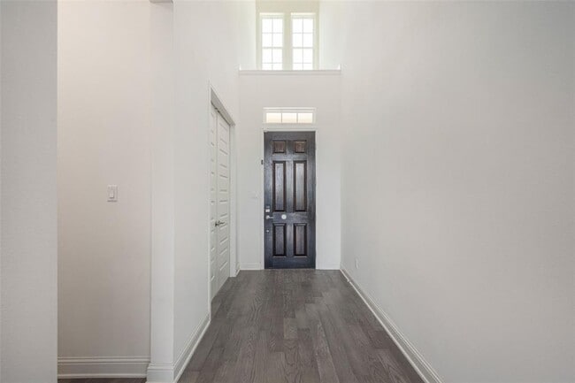 Foto del edificio - 4413 Edgewater Dr