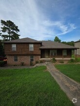Building Photo - 611 Preston Dr